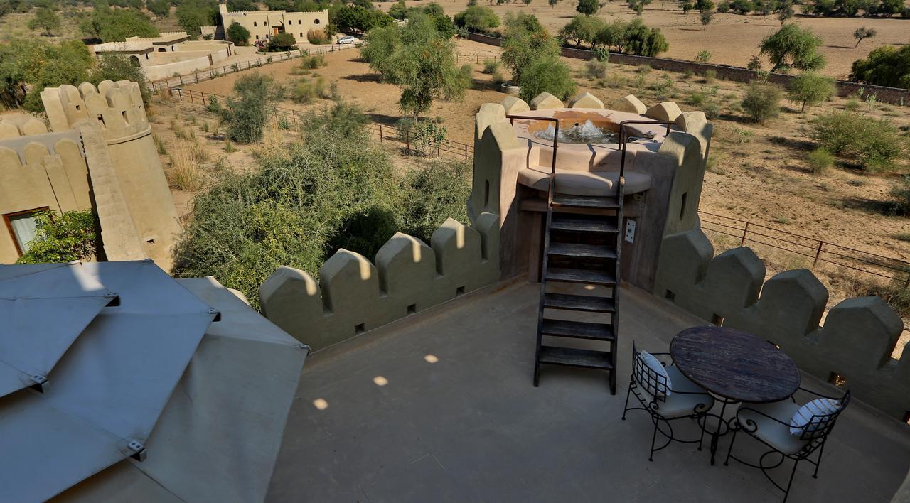 Готель Mihir Garh Rohat Екстер'єр фото